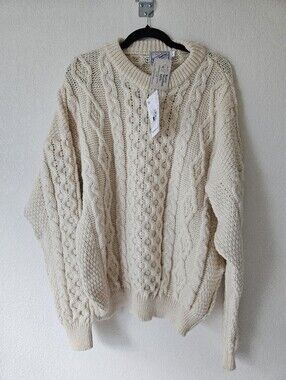 Classic Crewneck Cable Knit Sweater - Cream